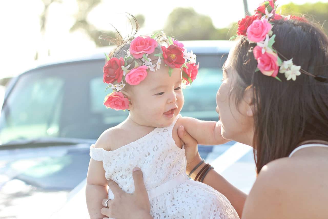 Lily luôn mong muốn con đừng nghĩ rằng “hoàn cảnh như tôi là đau thương, là bất thường”. (Lily và bé Vivian lúc nhỏ)