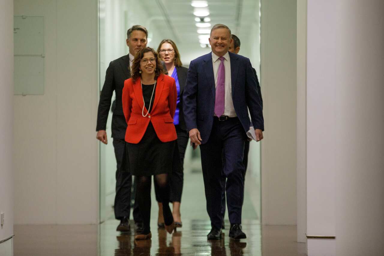 Opposition Leader Anthony Albanese walks towards the House of Representatives to deliver his 2020/21 budget reply at Parliament House in Canberra, Thursday, October 8, 2020. (AAP Image/The Australian Pool, Sean Davey) NO ARCHIVING