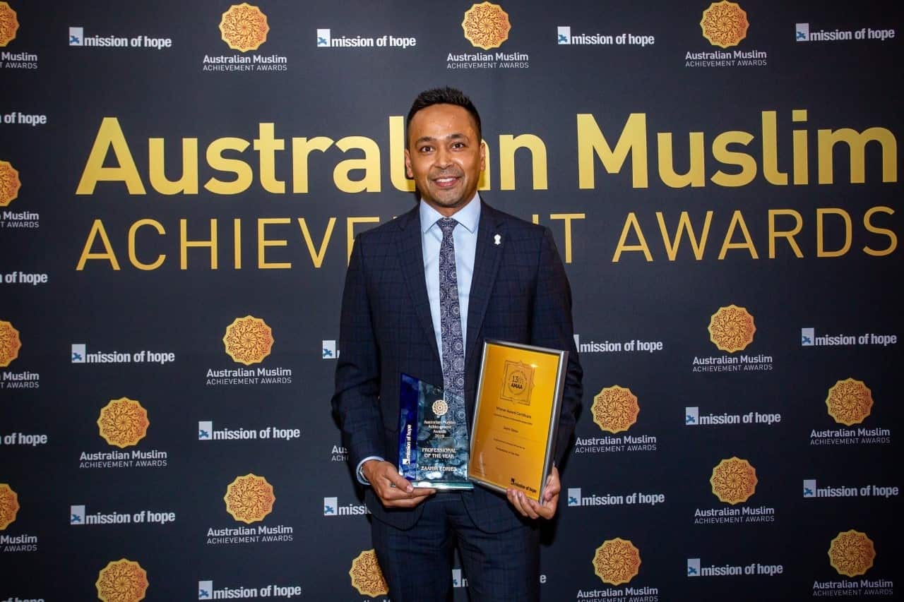 Zaahir Edries at an awards cermony. 