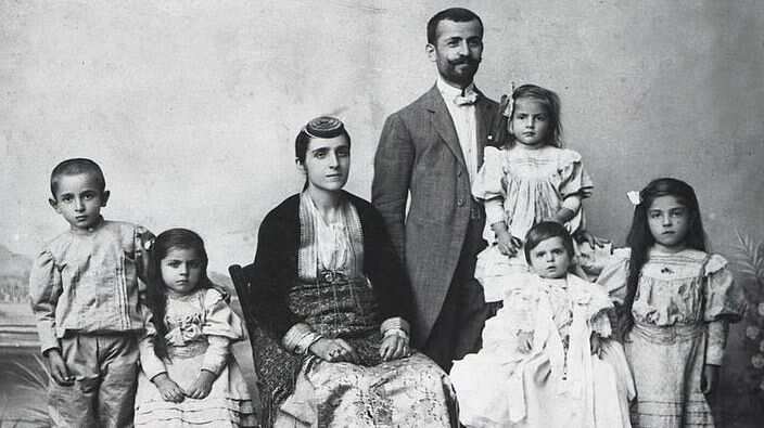 Greek family in Pontus region of Minor Asia (early 20th century).