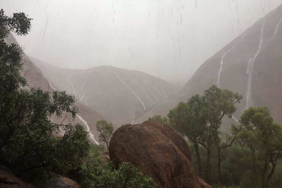 Weather shuts Uluru national park