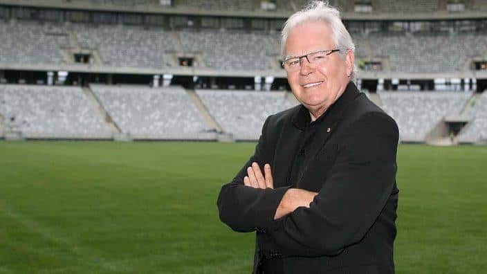 Les Murray.