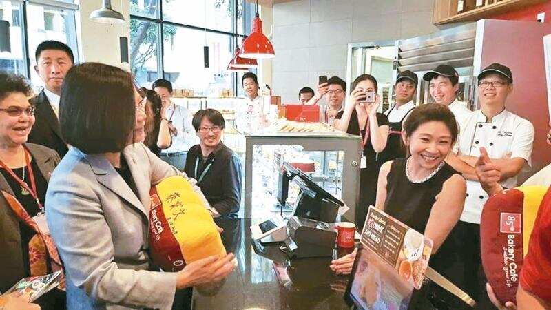 85C Bakery Cafe investigated after hosting Tsai Ing-wen