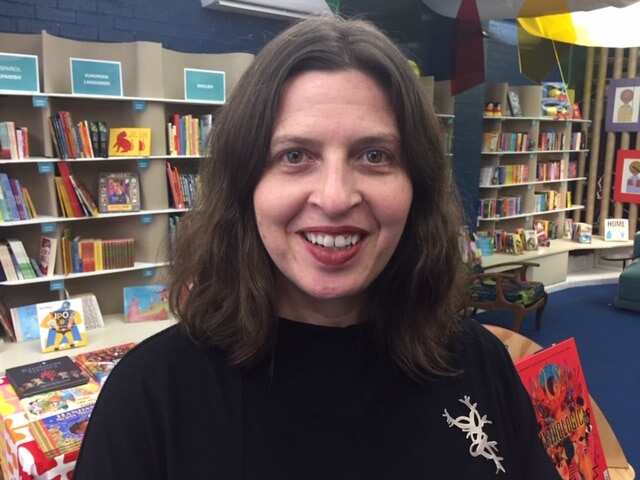 Jane Stratton started Lost in Books in Sydney's Fairfield to keep languages alive in one of Australia's most diverse communities.