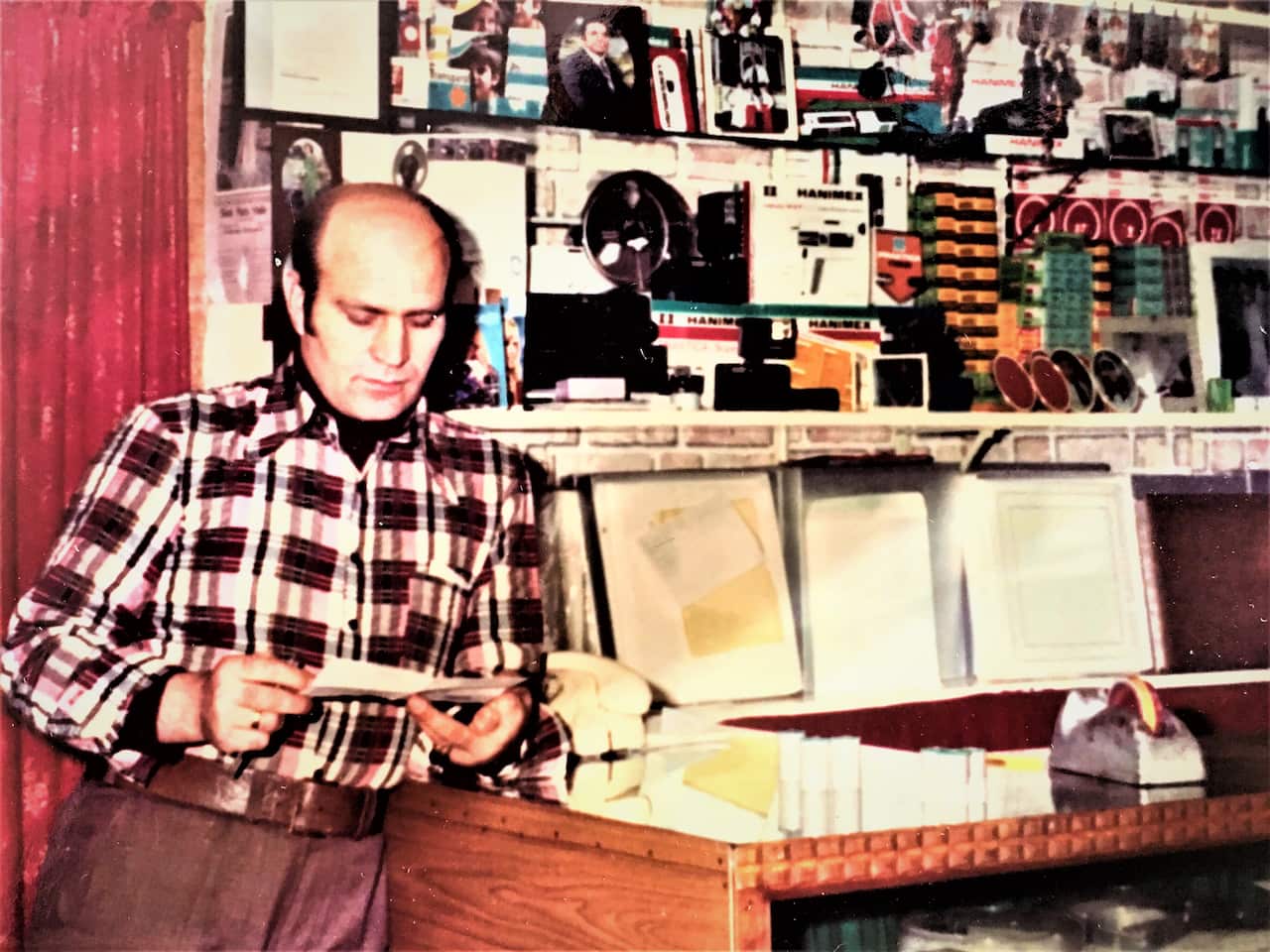 Photographer Con Papakonstantinou. 