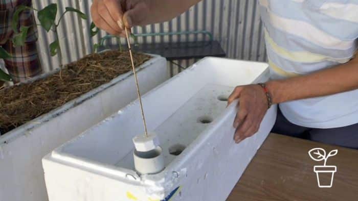自制简单的蓄水种植箱