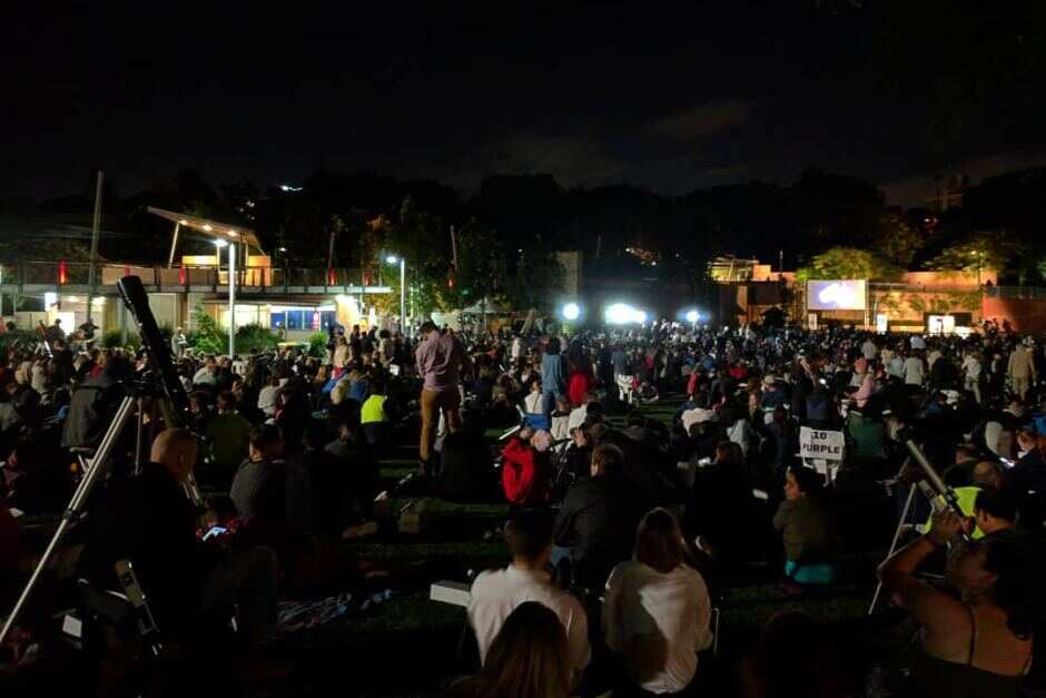 Stargazing attempt at Roma St parklands