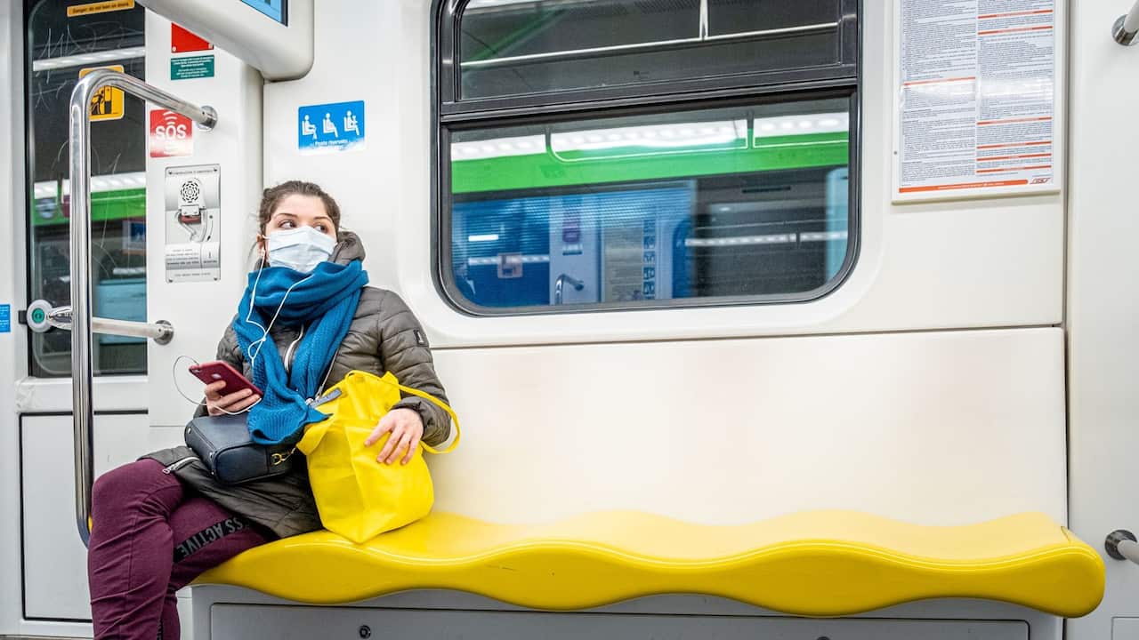 Abiria achukua hatua zakujikinga dhidi ya virusi vya corona