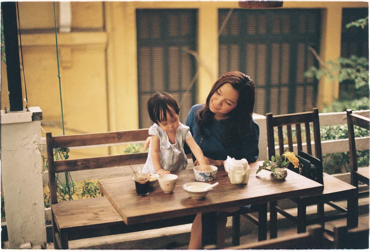 "Ở xã hội Úc mình chưa từng thấy chuyện kỳ thị hay bắt nạt mẹ đơn thân. Chính phủ Úc cũng có rất nhiều chính sách để giúp đỡ người mẹ"