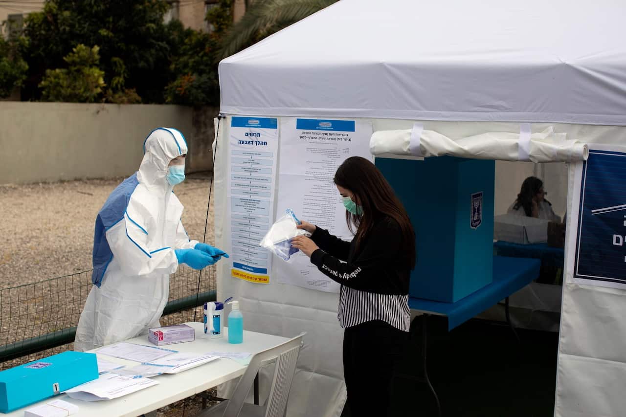 A special polling station for Israeli voters in home quarantine because of coronavirus