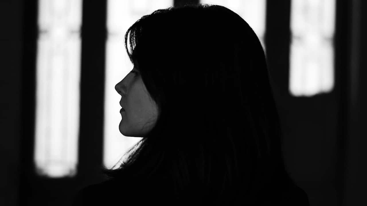 Nepali नेपाली लगायत प्राय समुदायहरूमा शारीरिक रूपमा हात पात गरिनुलाई मात्र घरेलु हिंसा भनेर बुझ्ने गरेको पाइन्छ। तर के घरेलु हिंसा शारीरिक हिंसा मात्र हो त?