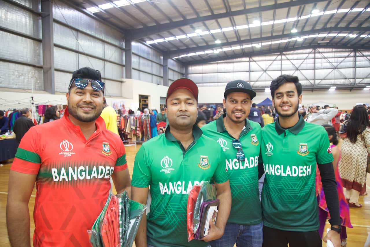 ক্রিকেট প্রেমী তরুণ 