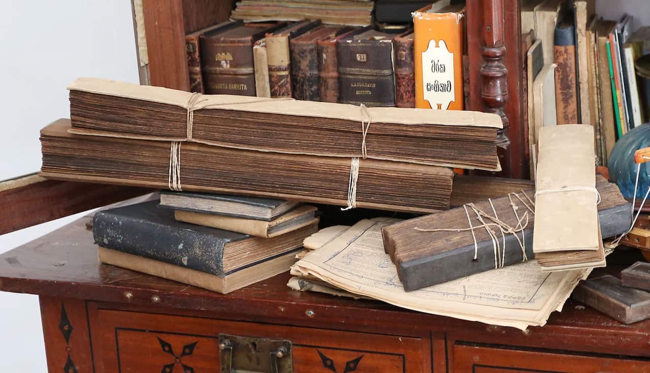 significant facts about the Sinhalese language