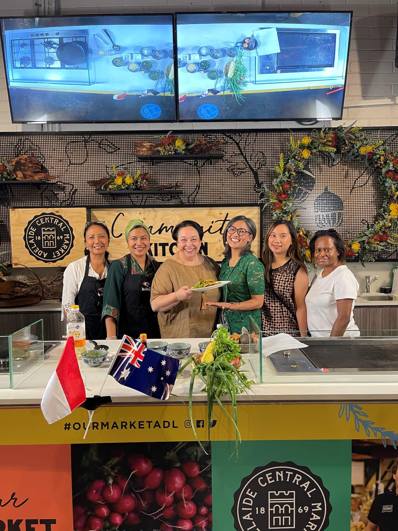 Diaspora Indonesia participating in cooking demo at Adelaide central Market as a part of Australia Day celebration. From left, Sophie, Irma, Rosa-Matto, Eni, Juliana, Julia Wanane from Indopeduli group. Friday, 22 Jan 2021.