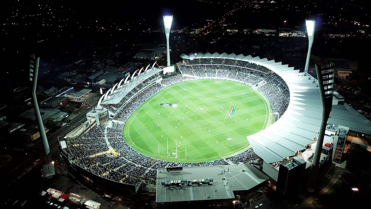 Afl by night