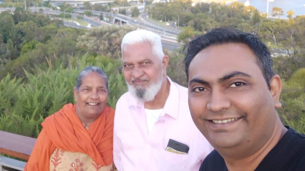 Afsal Mansuri's parents in Australia on a visitor visa