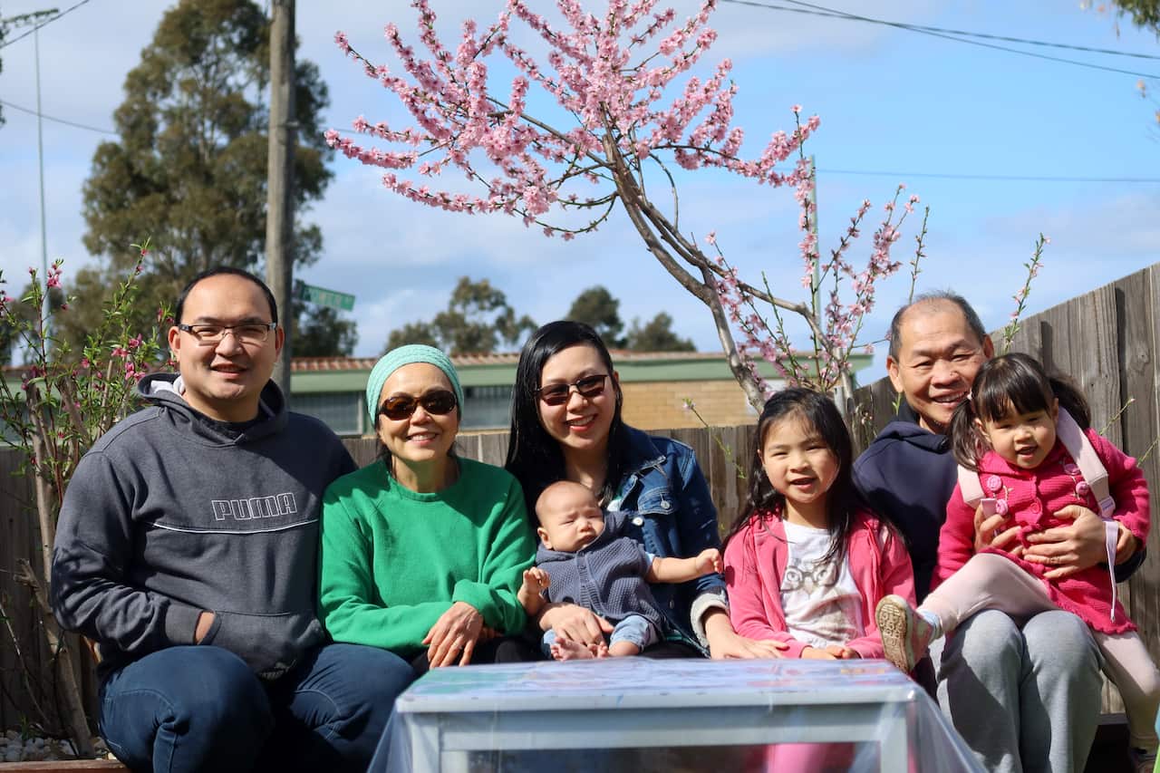 Ông bà là sợi dây gắn kết mọi thành viên trong gia đình.