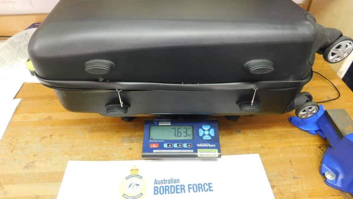 Man arrested at Sydney Airport after attempting to import four kilograms of ice