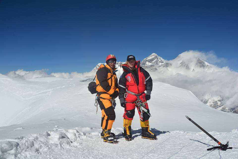 alyssa azar, facebook, mt everest, climb, nepal, australia, teenager, success