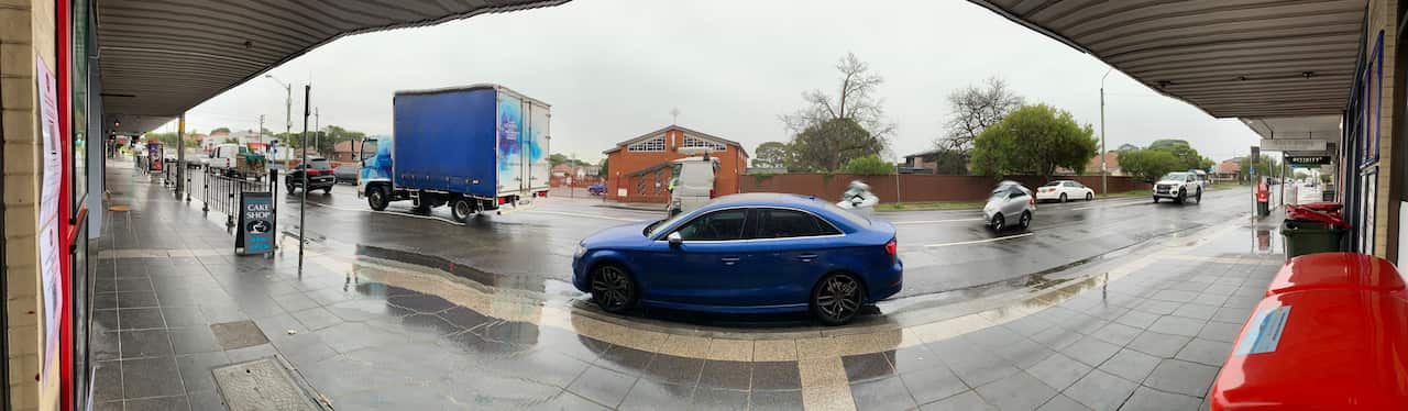 當政府宣布更嚴格的封鎖令後，當地本來熱鬥的大街亦變得冷清。