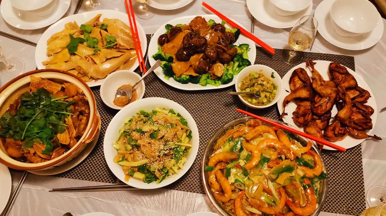 Ann Tai likes cooking and share with friends.