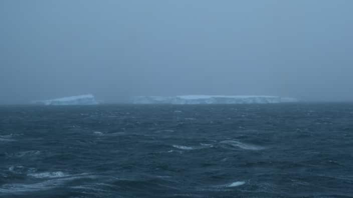 Antarctic icebergs