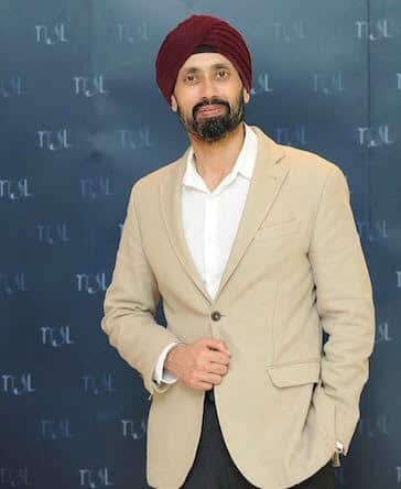 Ravneek Singh aka Apichai Sakulsureeyadej  