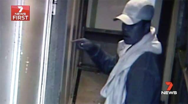 警方尋找懷疑涉案男子 (7 News)