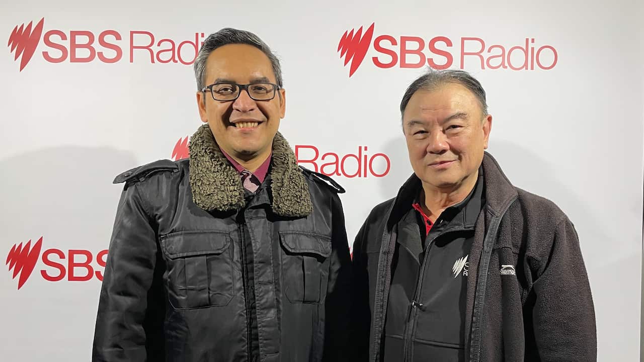 Indonesian education attaché in Canberra, Mukhamad Najib (L) with SBS Indonesian's Executive Producer, Ricky Onggokusumo at the INM 2022, UNSW.