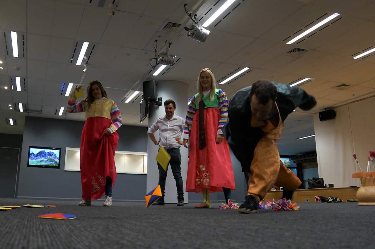 Australian athletes experience Korean culture before 2018 Winter Olympics in Korea             