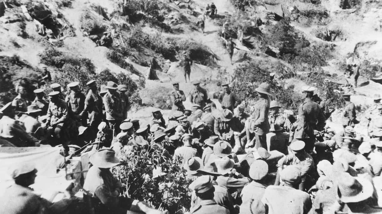 Soldiers in Anzac Cove at Gallipoli during World War One. 