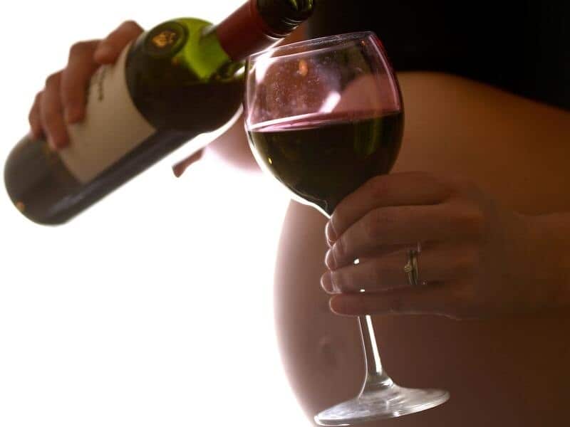 A mandatory warning pictogram on alcohol will aim to stop pregnant women from drinking. 