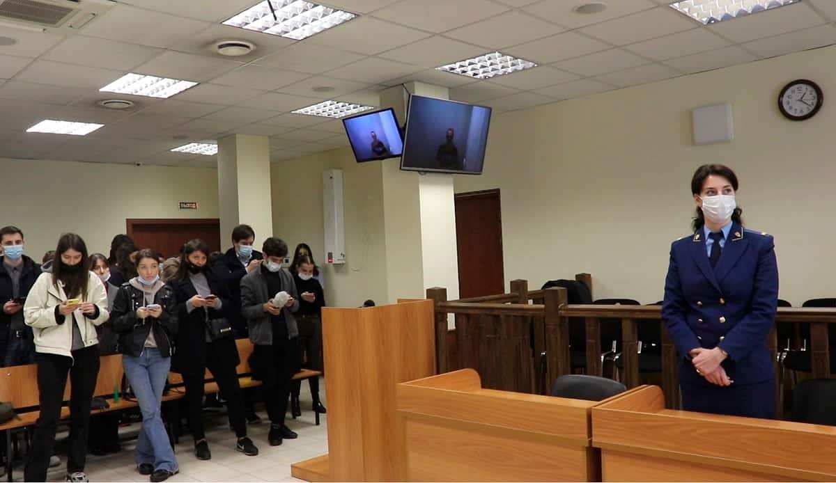 The court dismissed the lawyers' appeal against Navalny's conviction in the veteran slander case.