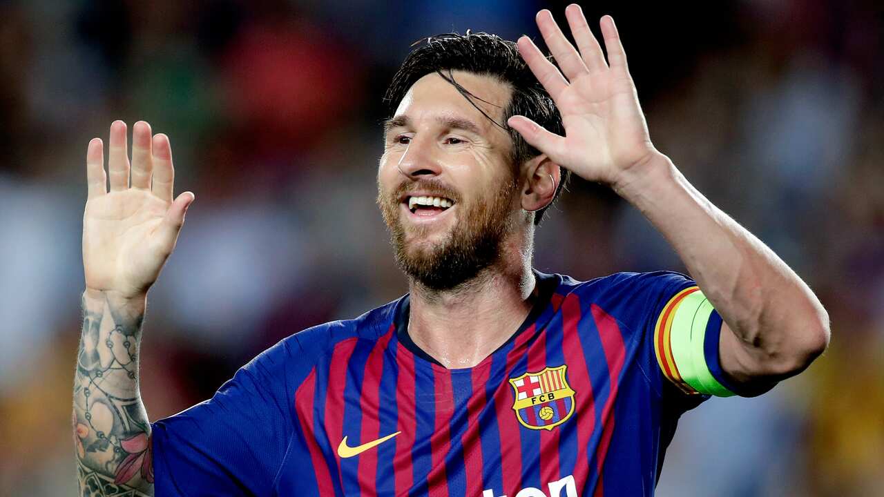 Lionel Messi Barcelona UEFA Champions League Aziz Behich Trent Sainsbury PSV Eindhoven