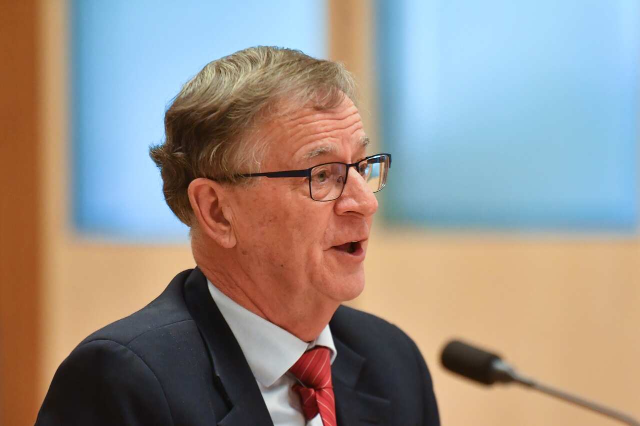 科利尼翁教授認爲重新開放是勢在必行的措施。