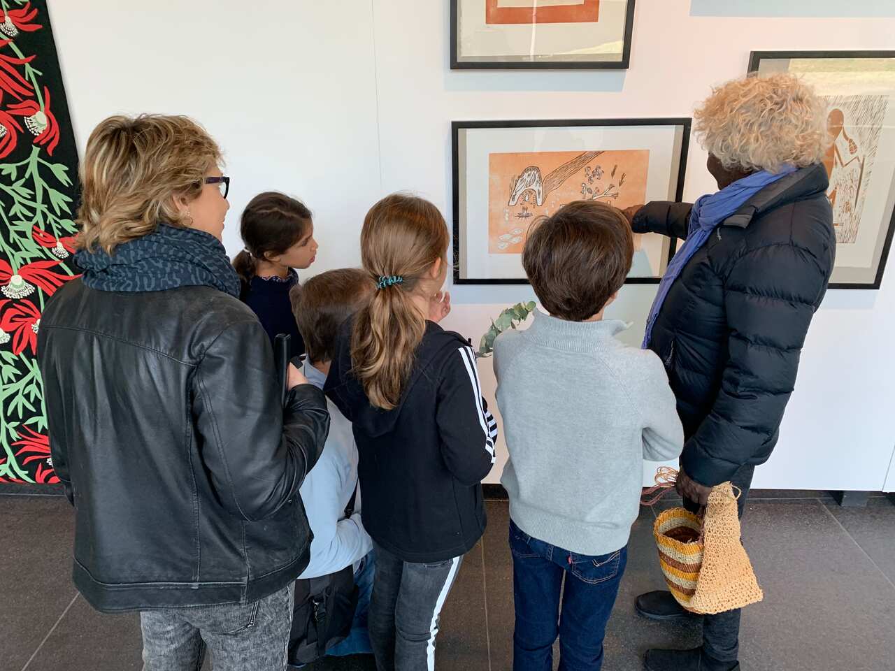 Artist tells the story about Bábbarra women's art