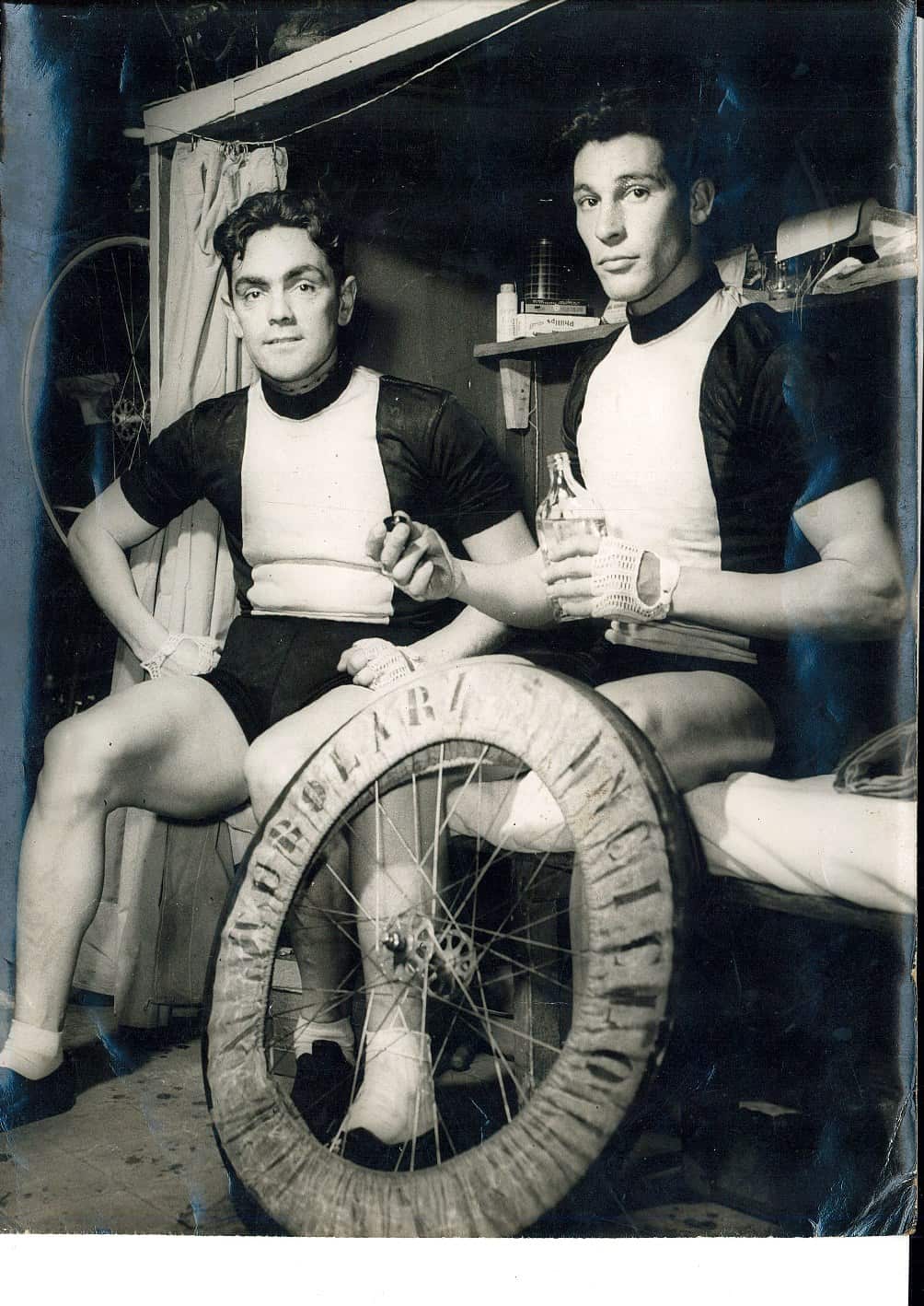  Alberto “Pocho” Dominguez and teammate having a break