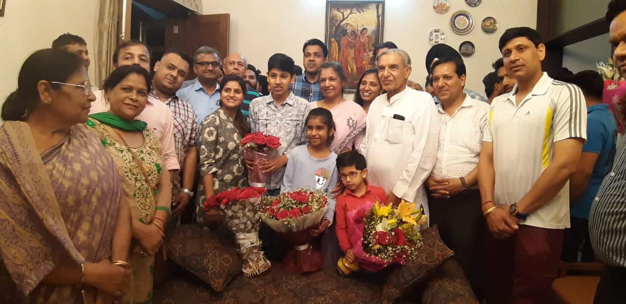 Mr Pawan Kumar Bansal with family and supporters after he was endorsed as the Congress candidate from Chandigarh in 2019 Lok Sabha elections