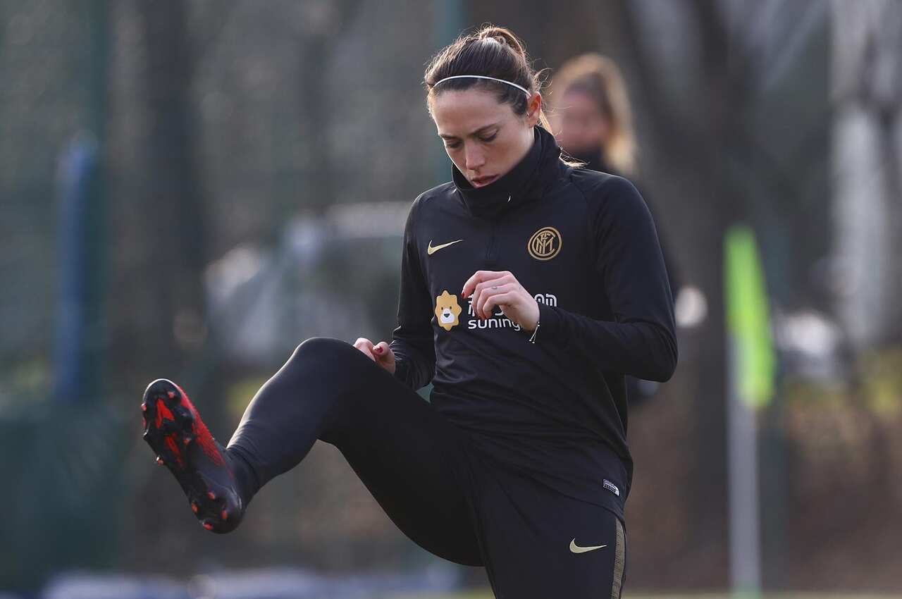 Regina ha collezionato 208 presenze e 108 reti con la maglia dell'Inter Milano e 31 presenze e 10 reti con l'Inter Women.