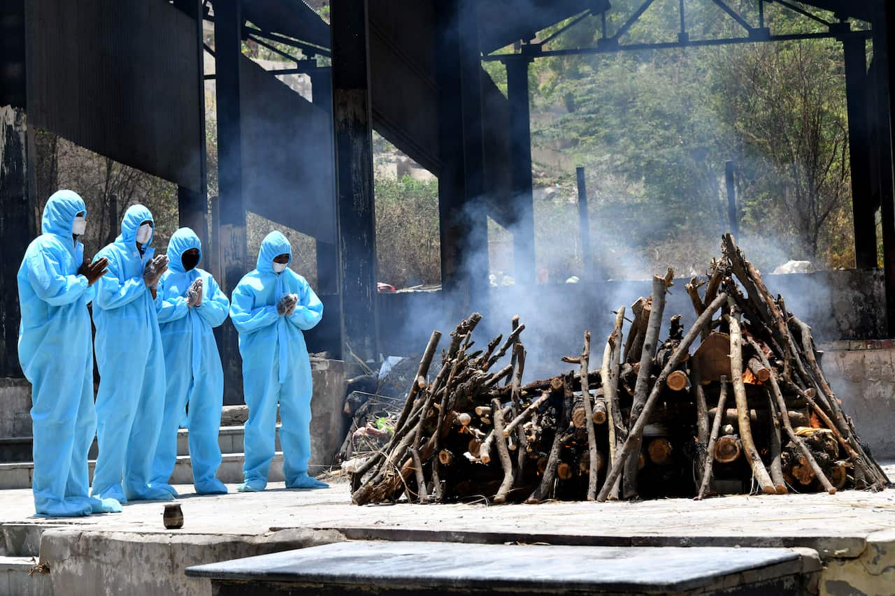 India’s total COVID-19 cases rose by over 400,000 for the fourth consecutive day on Sunday.