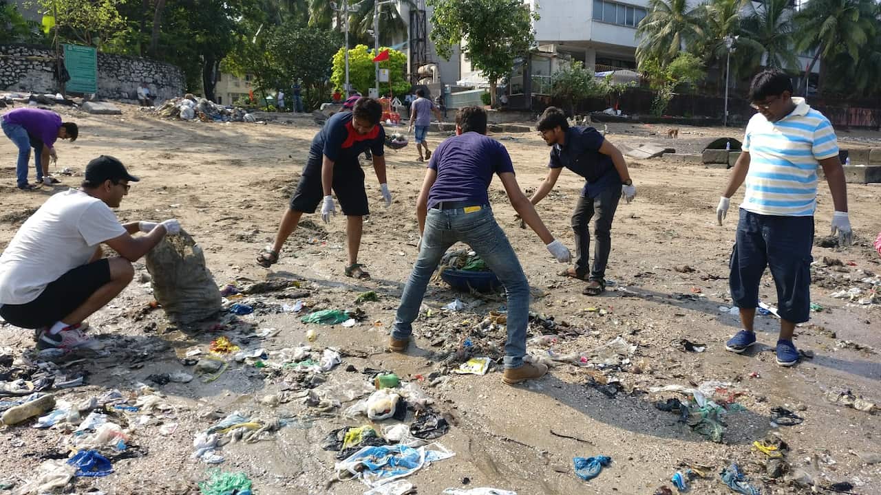 Clean-up Dadar beach in Mumbai