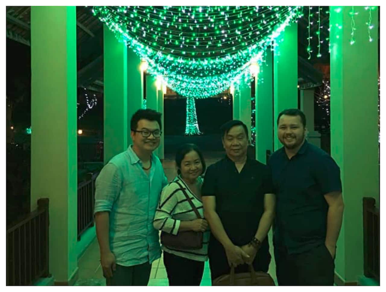 "Mẹ thì nhắn tin bảo dù thế nào thì vẫn là con của mẹ, mẹ rất vui khi có thêm một đứa con trai”, Lee Nguyễn nói với SBS