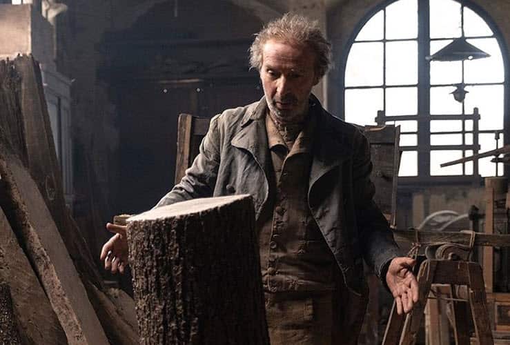 Roberto Benigni interpreta Geppetto nel Pinocchio di Matteo Garrone.