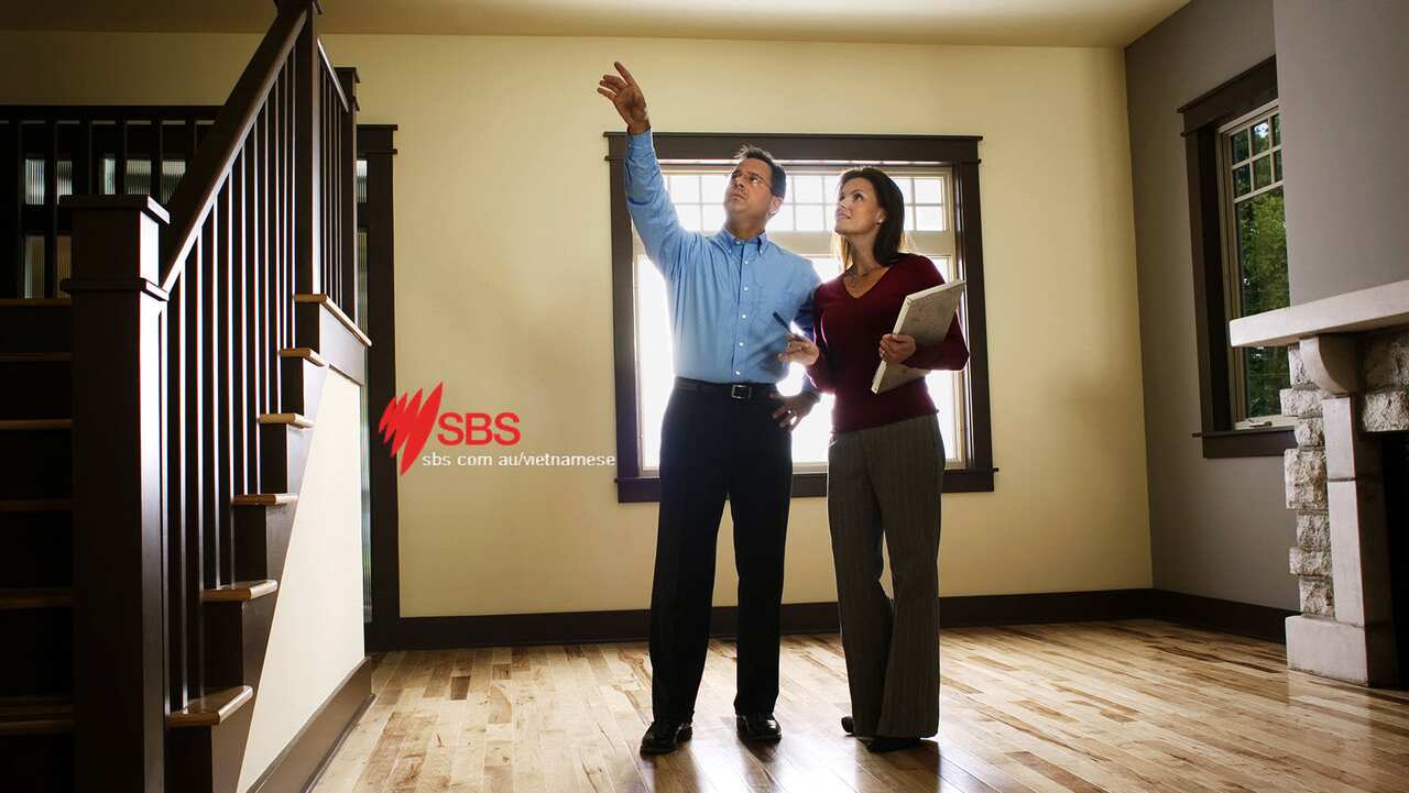 Nhà của quý vị định mua có gần đường chính, khu vực máy bay cất cánh, hạ cánh?