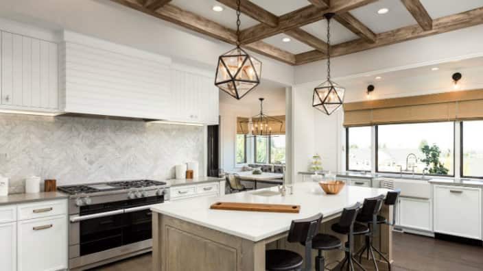 Sửa nhà bếp chi phí trung bình 16.883 đô la.