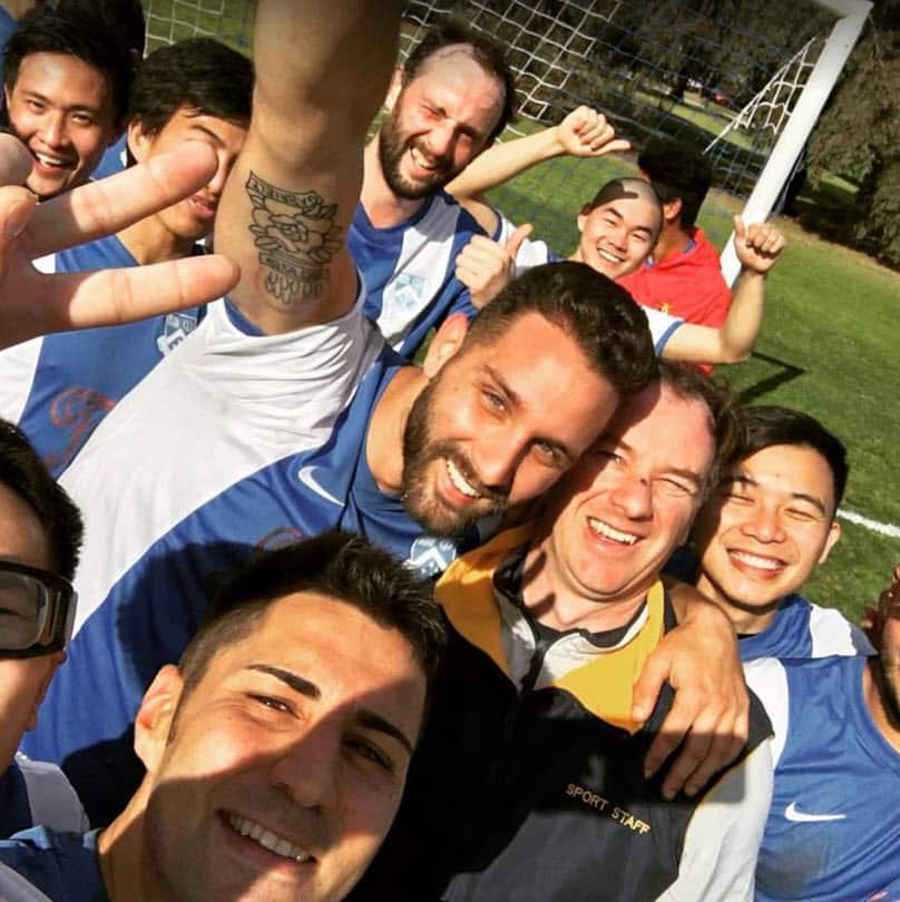 Maurice Bisaccia alle prese con la sua (altra) passione, il calcio