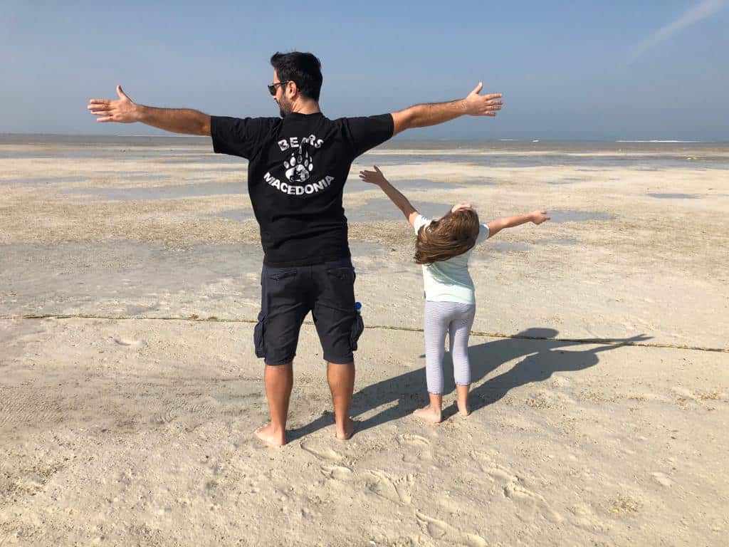 Bojan Perevski with his daughter Neda in Qatar, 2020
