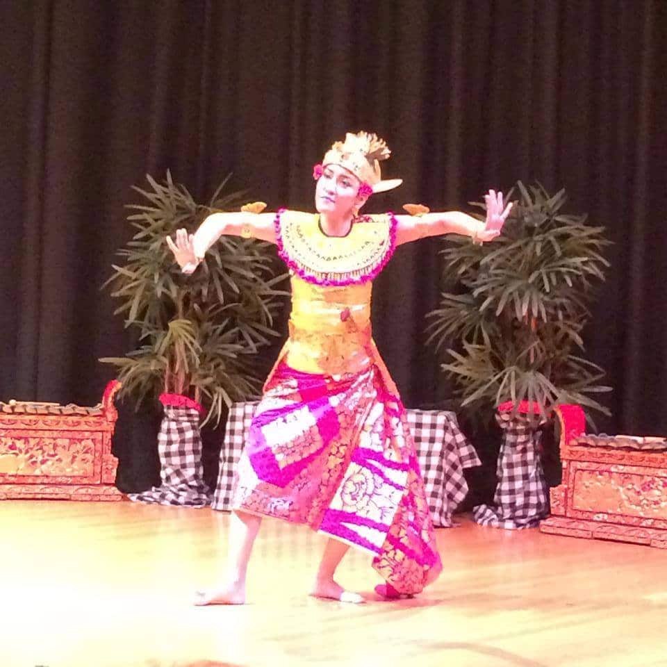 Sisca dances a traditional dance at National Gallery Canberra as part of Festival Indonesia 2019