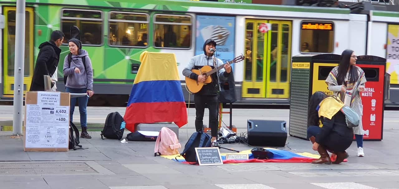 Colombian artists busking in solidarity with the protests in their country