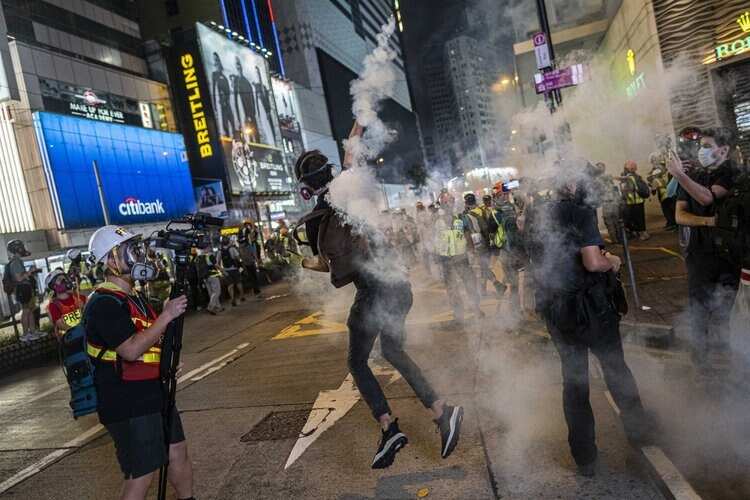 Protesters Besiege Hong Kong After Rally Near U.S. Consulate
